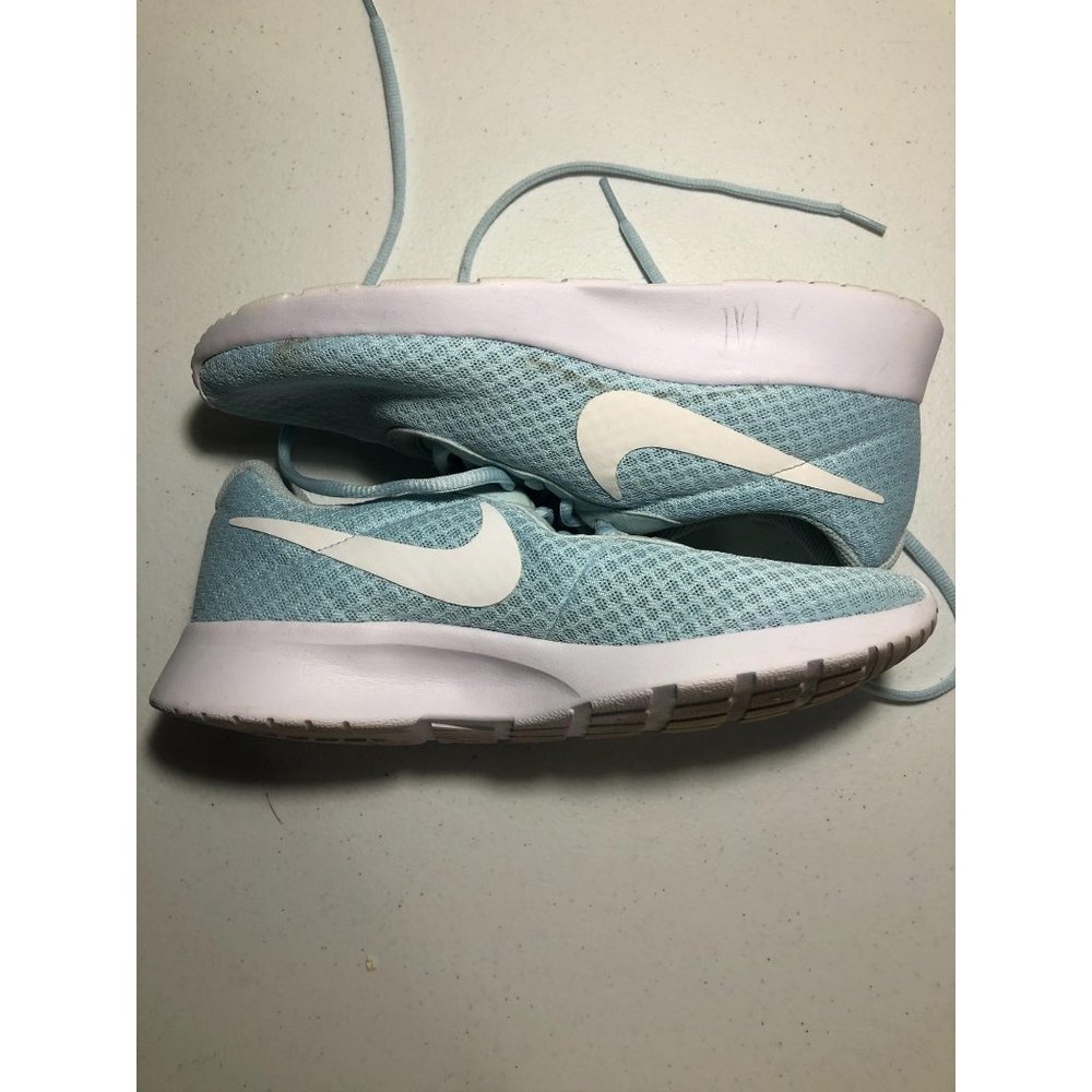 NIKE Tanjun Eoshe Cyan/White Women's Running Shoe Size 7.5 38.5